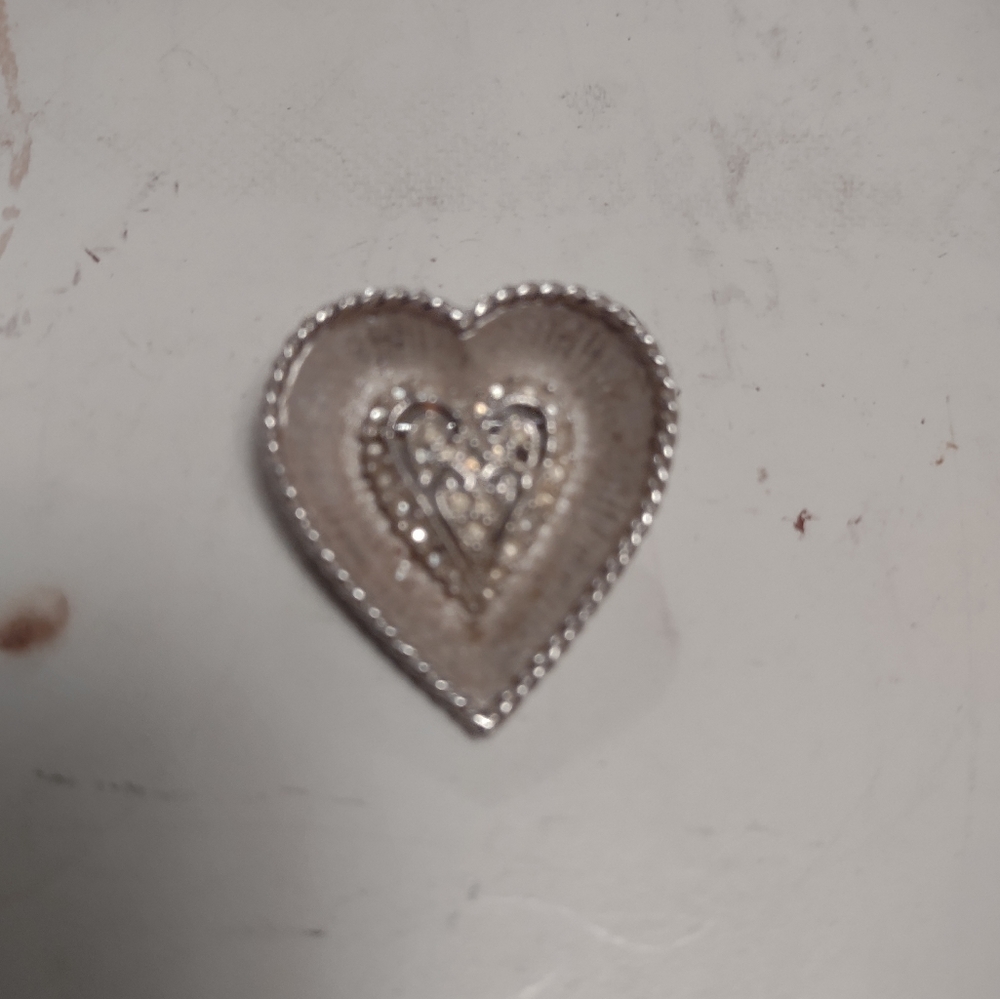 Vtg heart brooch